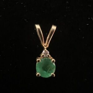 14k Yellow Gold Emerald Pendant with Diamond